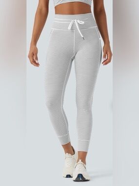HALARA High Waist Full LengthYoga Legging w/Pockets Grey Medium NWT IN PKG